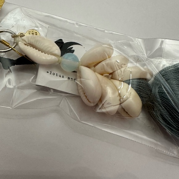 Lotus and Luna Cowry Shell Moonstone Clip Keychain Beachly Box - Picture 7 of 15